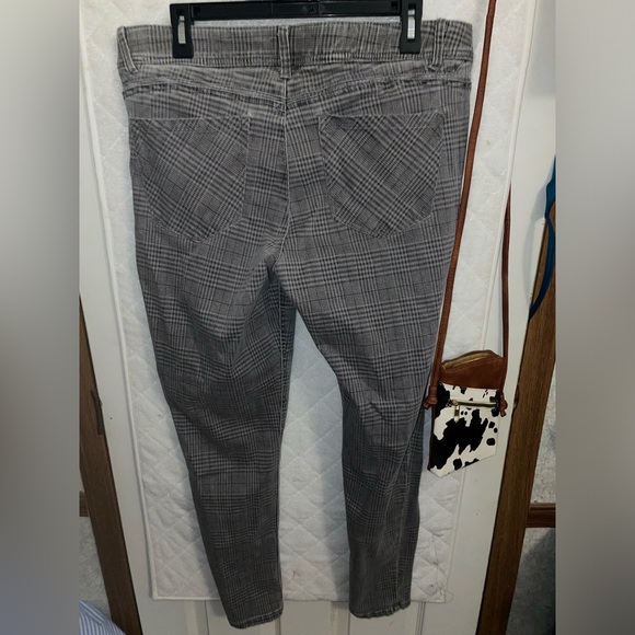 Democracy pants. Ankle length midrise sz14 - Picture 3 of 3